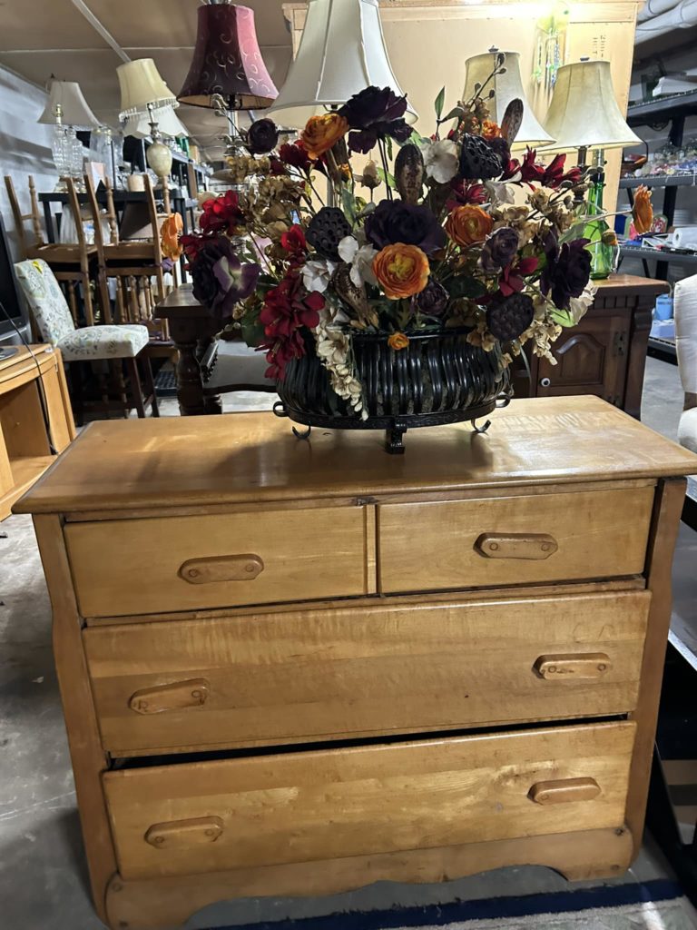 Small 4 drawer dresser