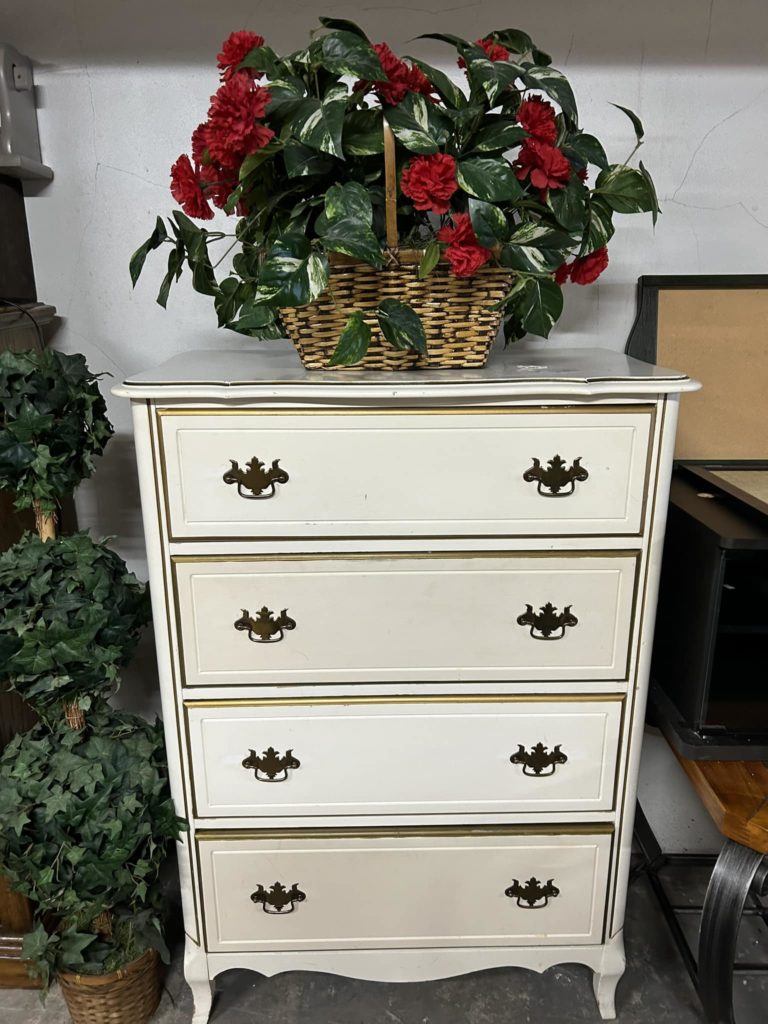 White 4 drawer dresser